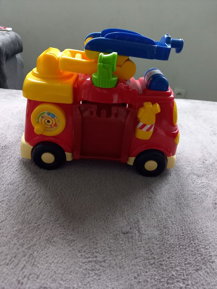 Camion pompier tut tut bolide - photo numéro 2