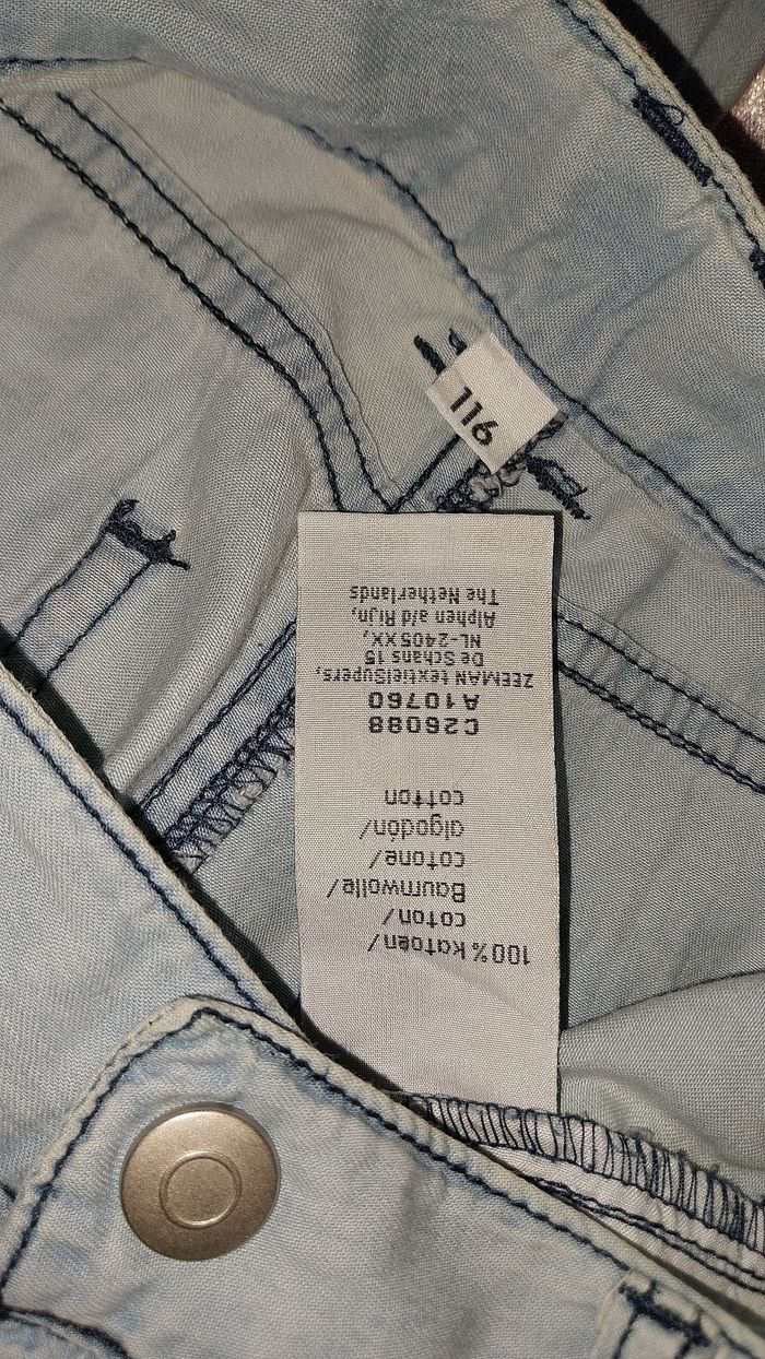 Pantacourt denim fille 6 ans Très bon état - photo numéro 2