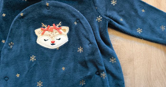 Pyjama de Noël Biche et flocons 3 mois - NEUF - photo numéro 3