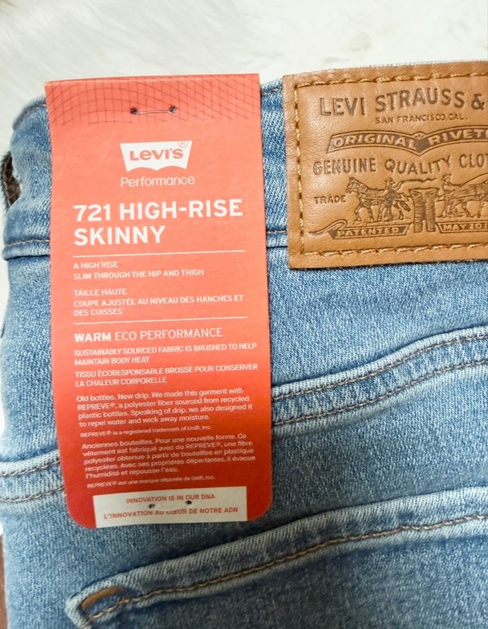 Jean Levis 721 High Rise Skinny - Warm Eco Performance - taille W28 L32 - neuf avec etiquette - photo numéro 9