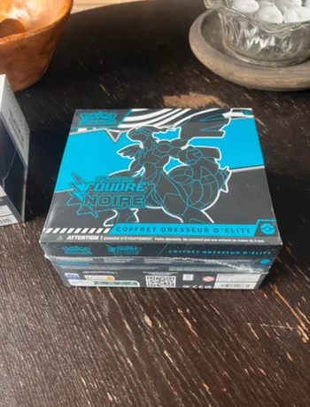 ETB - Coffret dresseur d'élite 10.5 - Foudre Noir - Zekrom