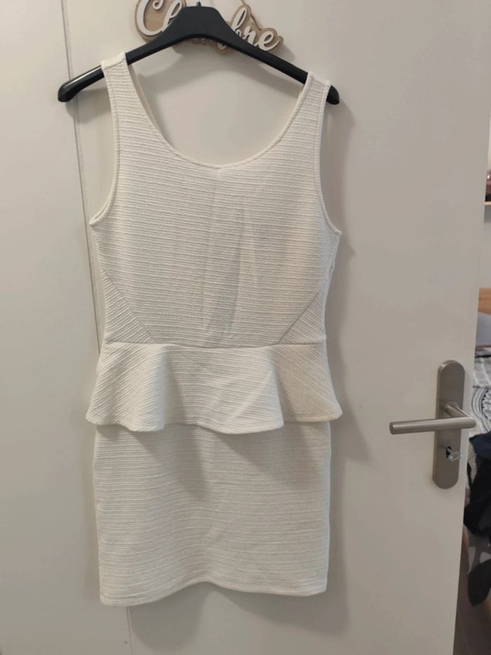 Petite robe blanche d'été