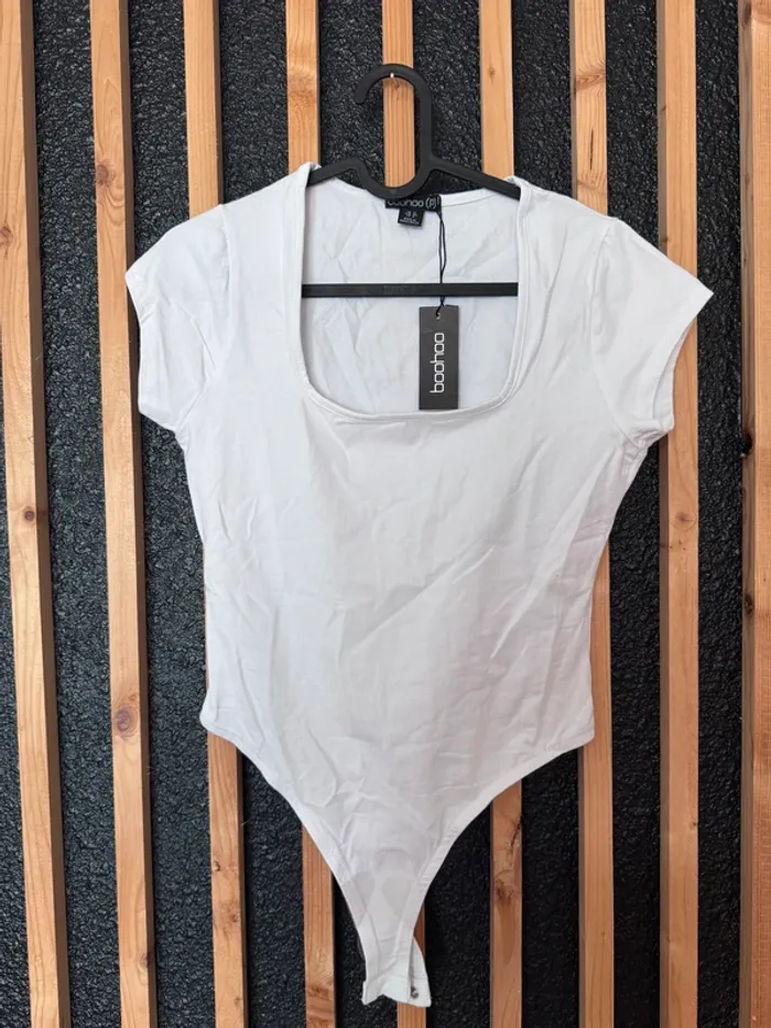 Lot de 3 bodys Boohoo – Taille 40 – Styles variés - Neuf - Valeur 60€ - photo numéro 2