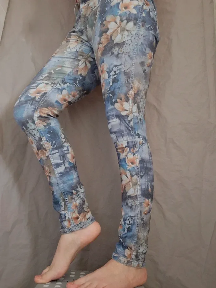 Jean zac&zoe Réversible bleu/fleurie taille 38 - photo numéro 2