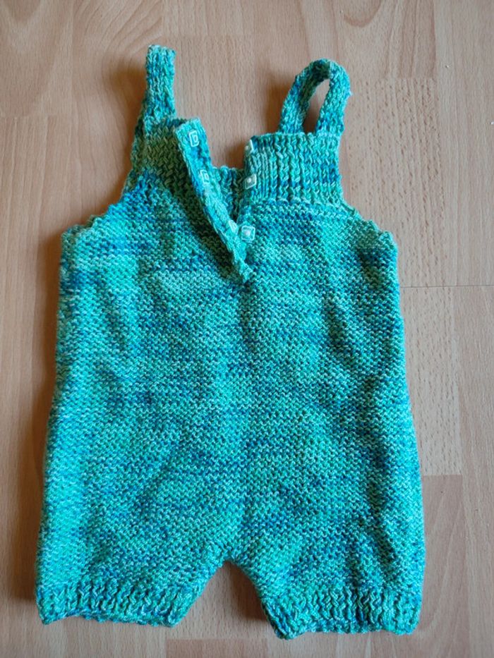 Salopette courte verte neuve tricotée à la main 3M - photo numéro 3