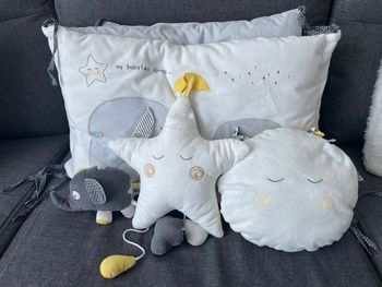 Lot tour de lit Sauthon, coussin et peluche