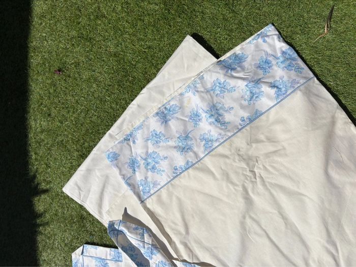 Ensemble draps 2P + 2 taies d’oreillers année 70 - à motif fleuri bleu - 100% coton - photo numéro 4