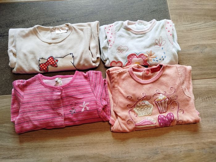 Lot de pyjamas taille 6 mois