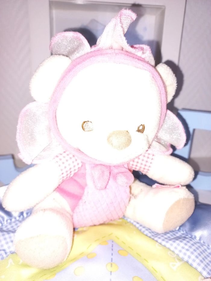 Tapis d'éveil Fischer Price Doux rêves papillons et 3 peluches hochet assorties état neuf - photo numéro 3