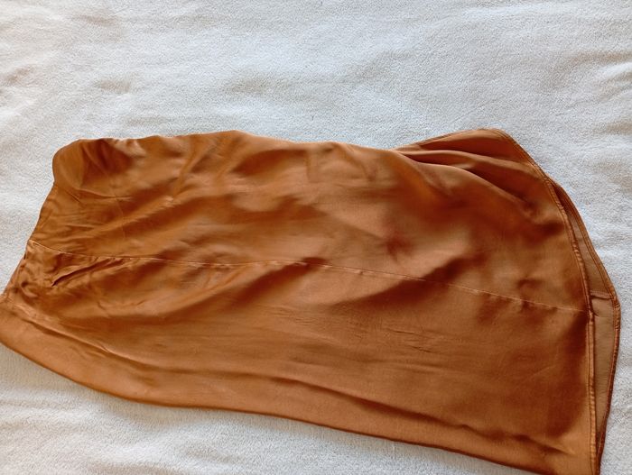 Jupe mi-longue. Stradivarius 36 - photo numéro 8