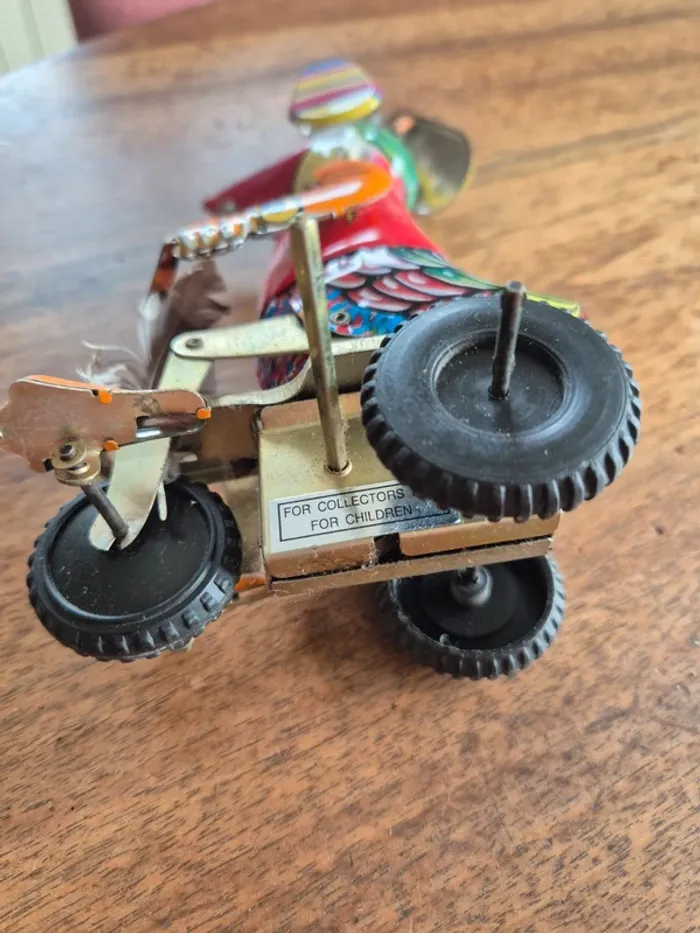 Ancien canard en tôle sur son tricycle - photo numéro 7