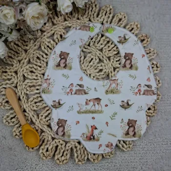 Bavoir forme fleur motif animaux de la forêt 1