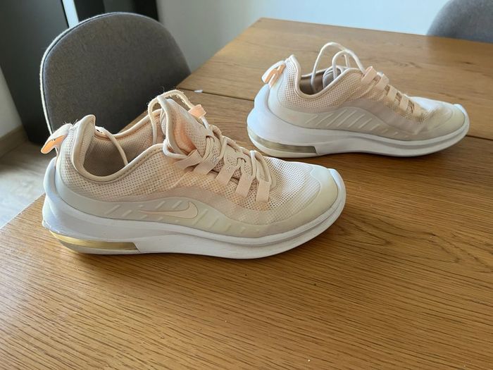 Nike Air Max taille 38 couleur rose femme pale bon état - photo numéro 3