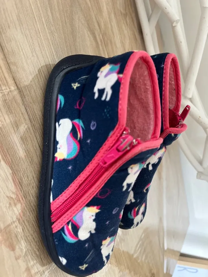 Pantoufle licorne pointure 26 - photo numéro 2