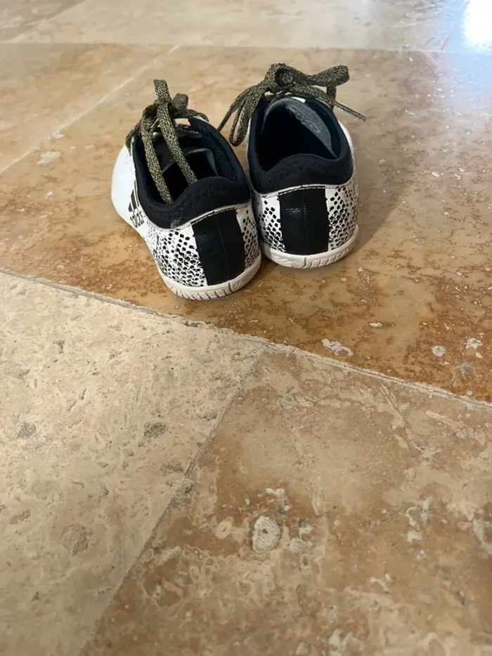 Chaussure de futsal Adidas - photo numéro 4