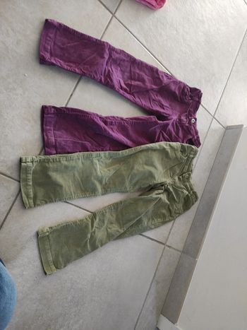 Lot de deux pantalons en velours clayeux 6 ans