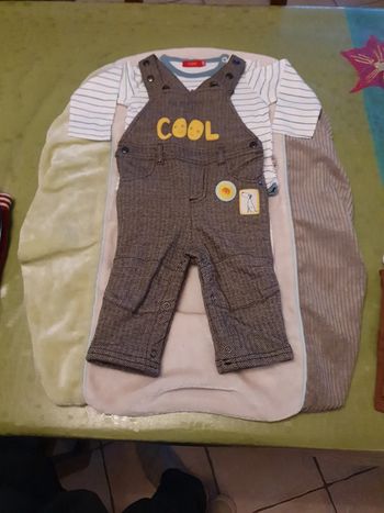 Ensemble salopette 9 mois
