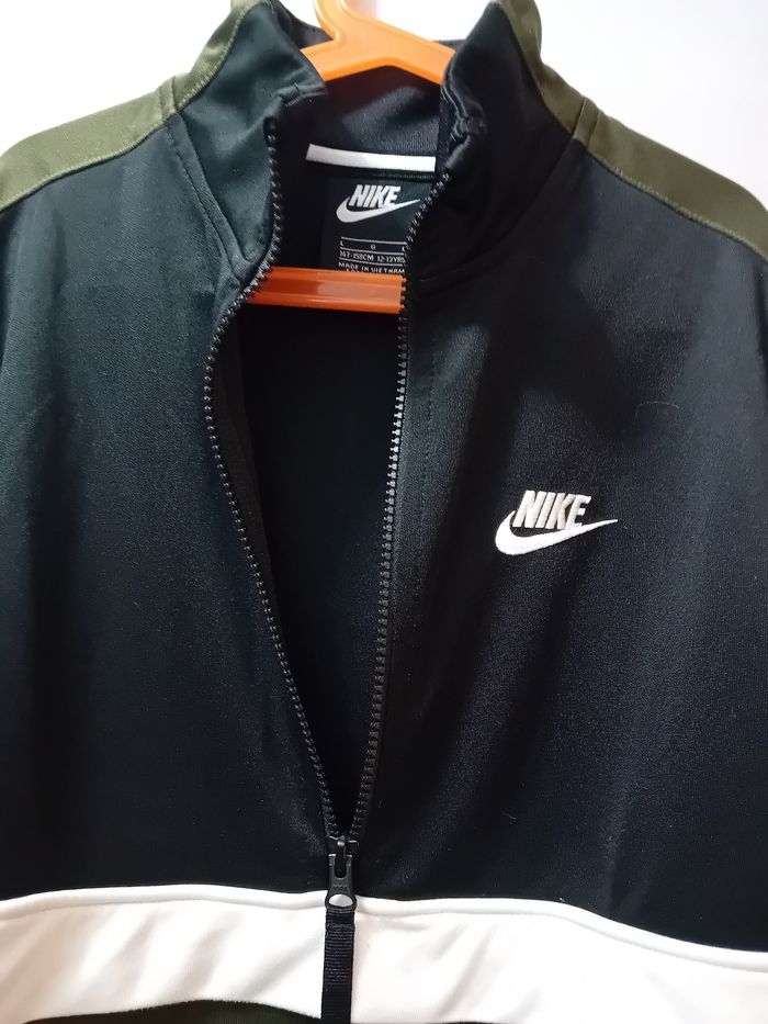 Pull Nike 12/13 ans - photo numéro 3