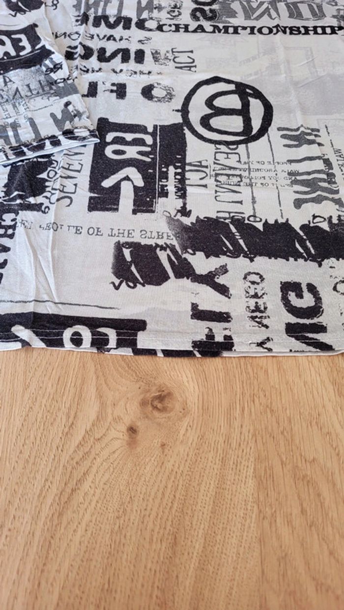 🟣 Tee Shirt Grafic en taille M 🟣 - photo numéro 2