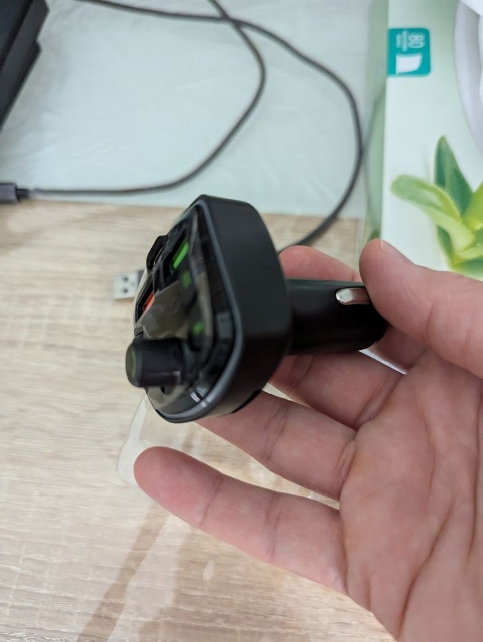 FM chargeur bluetooth main libre de voiture - photo numéro 2