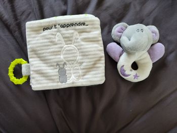 Livre éducatif obaibi tout doux mixte et Hochet tout doux éléphant bébé