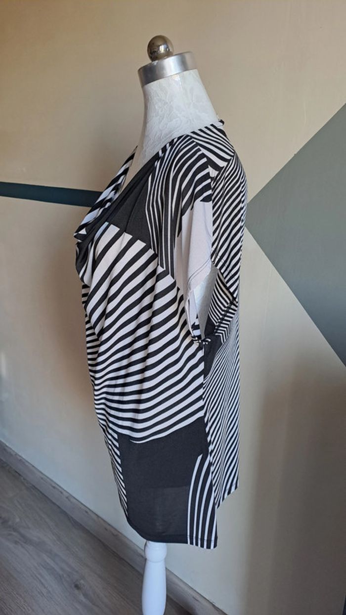 🦚Tee-shirt taille 42-XL - photo numéro 2