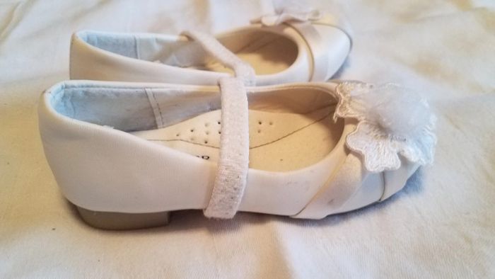 Chaussures blanches taille 22 - photo numéro 2