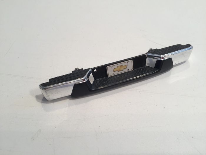 Baguette arrière pièce détachée miniature Chevrolet Colorado 2004 Maisto 1/18 1/18ème #A37