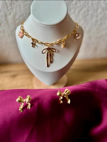 Ensemble collier boucles