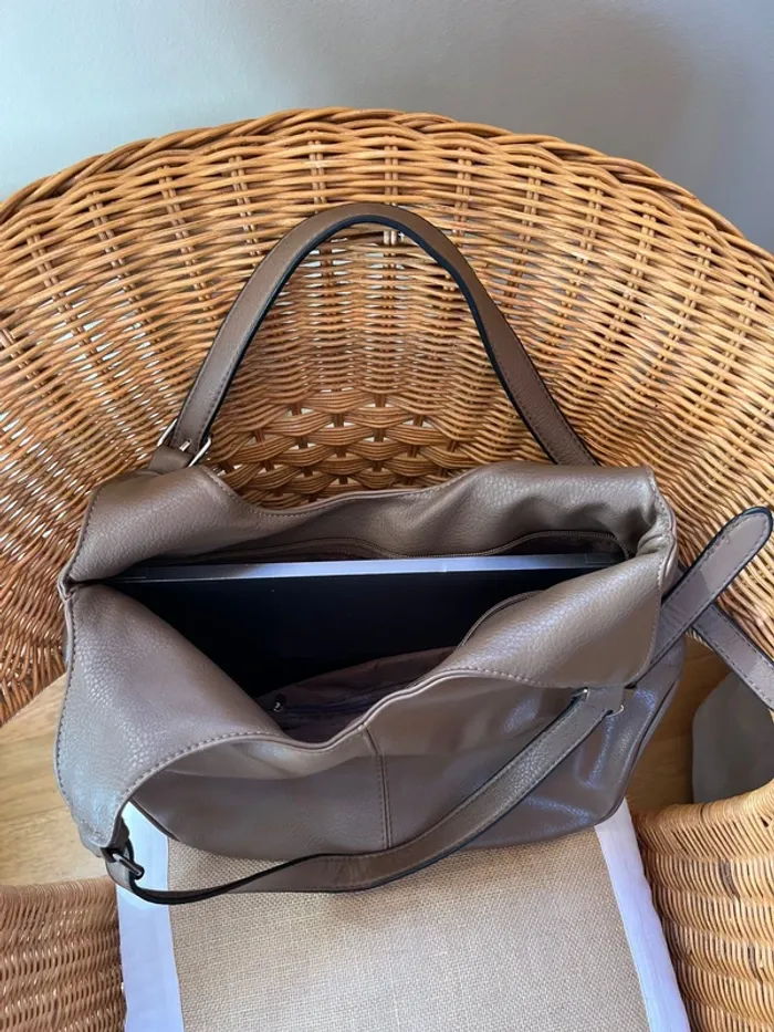 Sac marron en cuir synthétique état neuf [ref 2508SBr190] - photo numéro 14