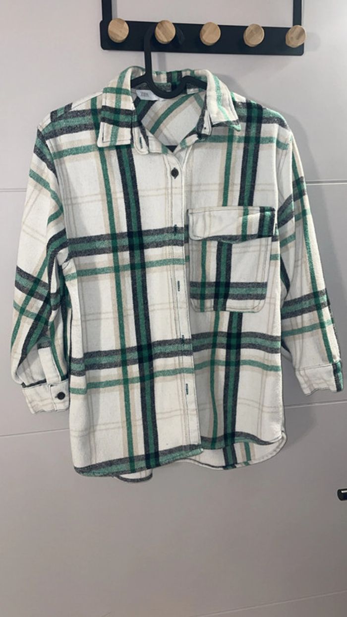 Surchemise Zara à carreaux – 140, casual & stylée