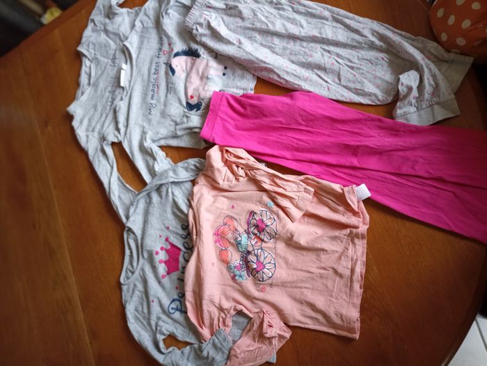 Lot fille 5 ans - photo numéro 2