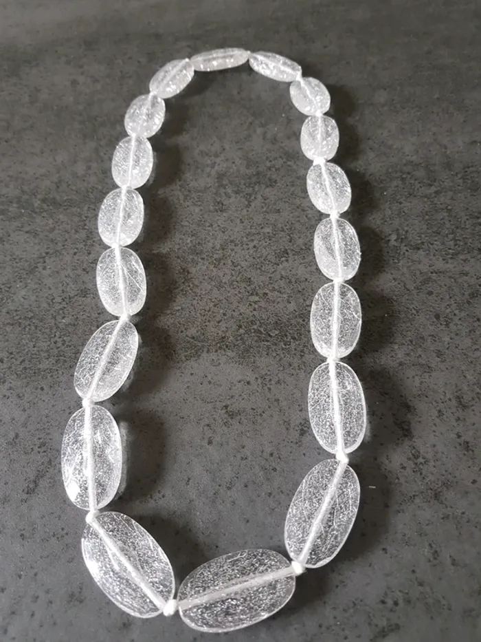Collier blanc - photo numéro 4