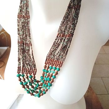 collier multi rang perles de rocailles