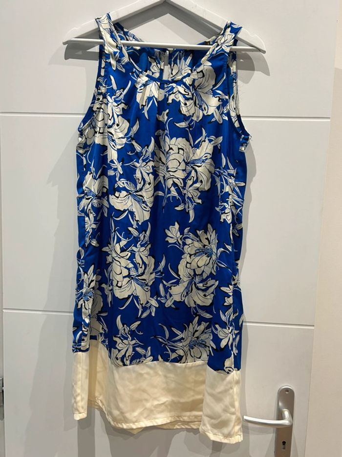 Robe courte, tunique, bleue imprimée taille 38