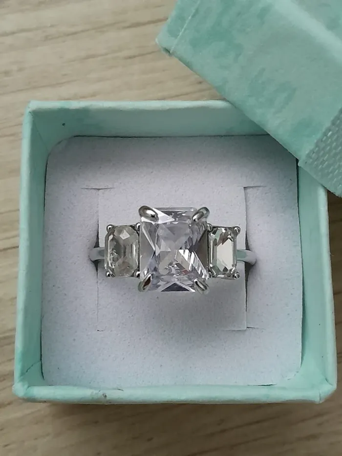Bague, style classique,  3 pierres transparentes taille 60 - photo numéro 2