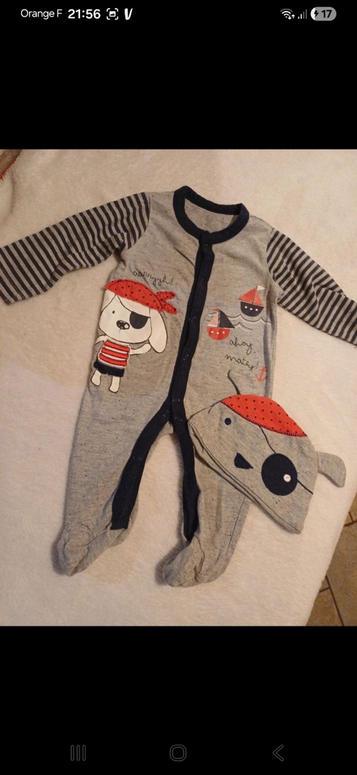Pyjama bébé taille 3 mois - photo numéro 1