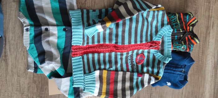 Lot de 5 pulls / gilets - photo numéro 4