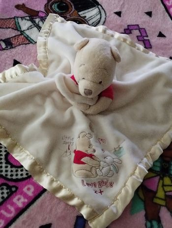 Doudou couverture jaune Winnie