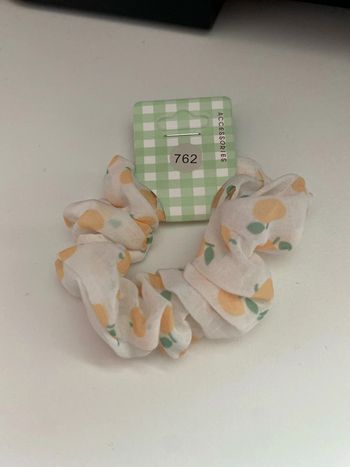 Chouchou blanc avec fruits