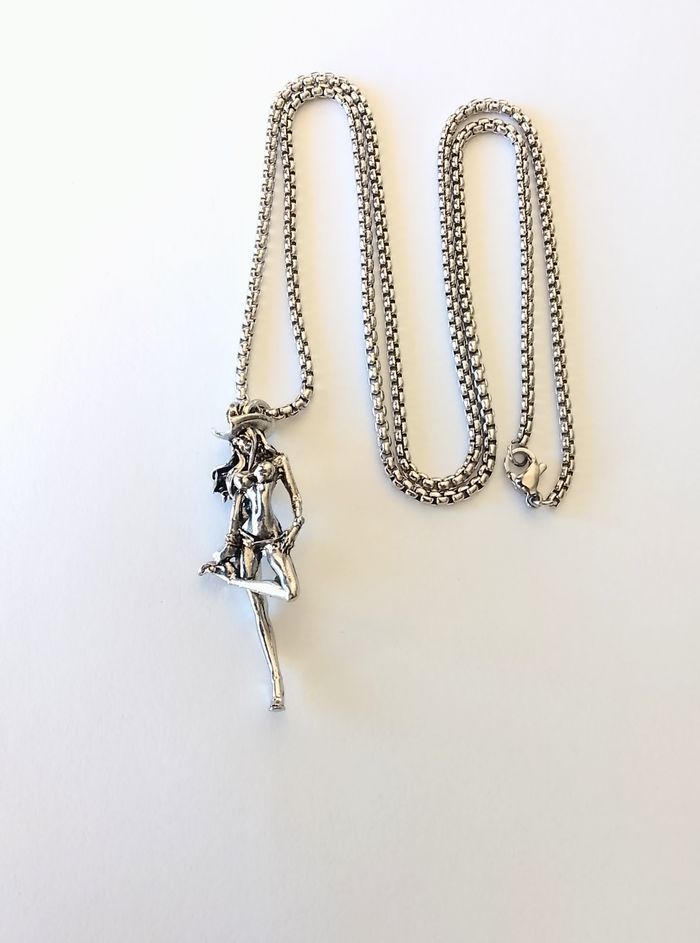 Chaîne + pendentif femme cowboy - photo numéro 2