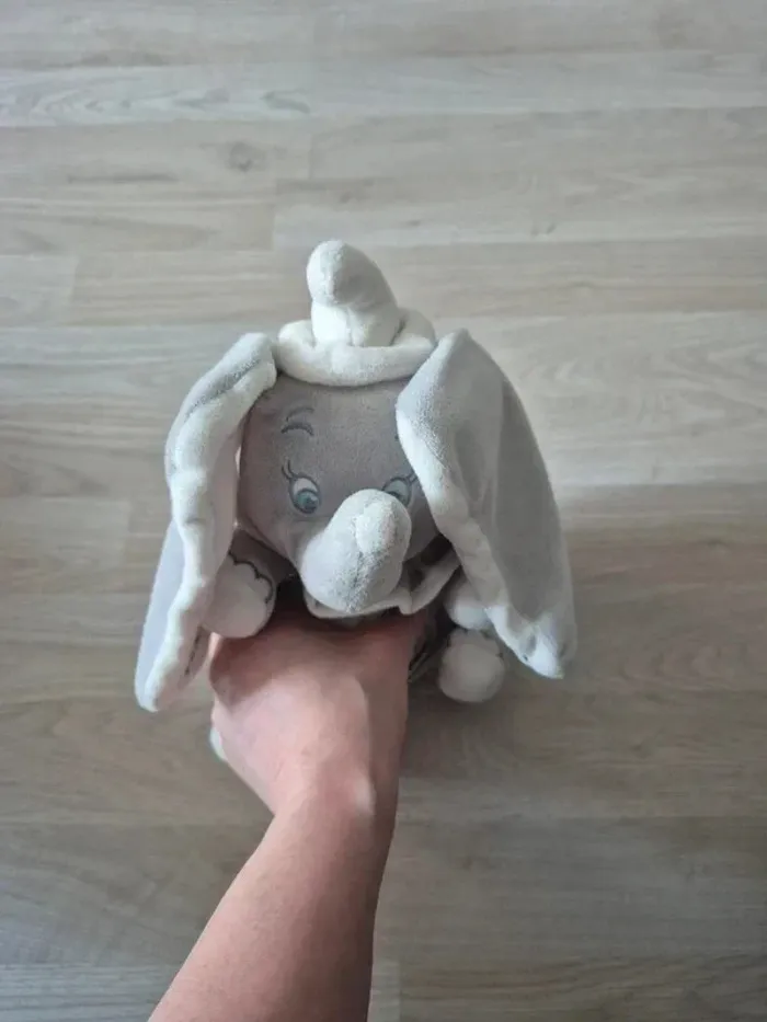 Peluche éléphant Dumbo Disney 25 cm - photo numéro 3