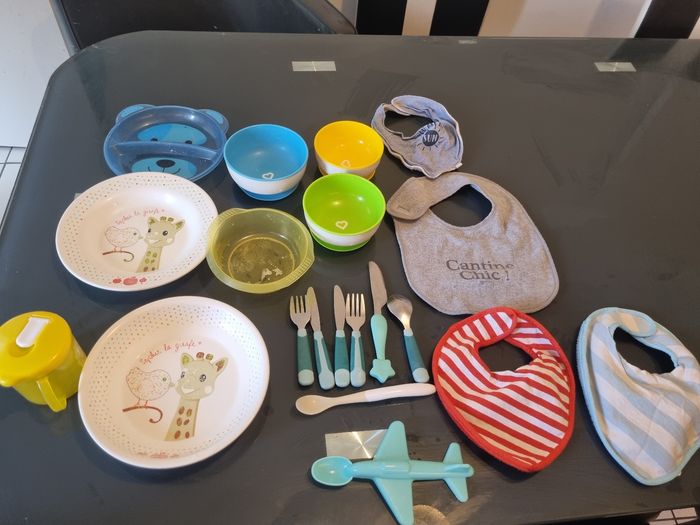 Lot vaisselle repas bébé bon etat