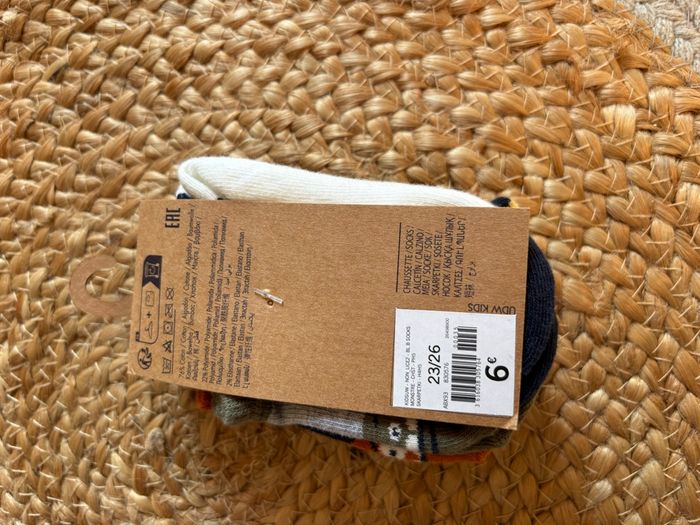 Chaussettes neuves - photo numéro 3