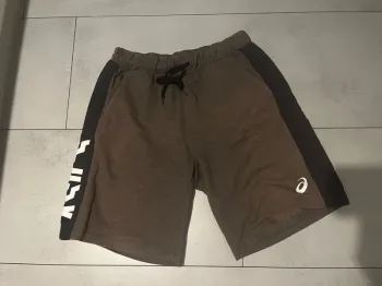 Short Asics