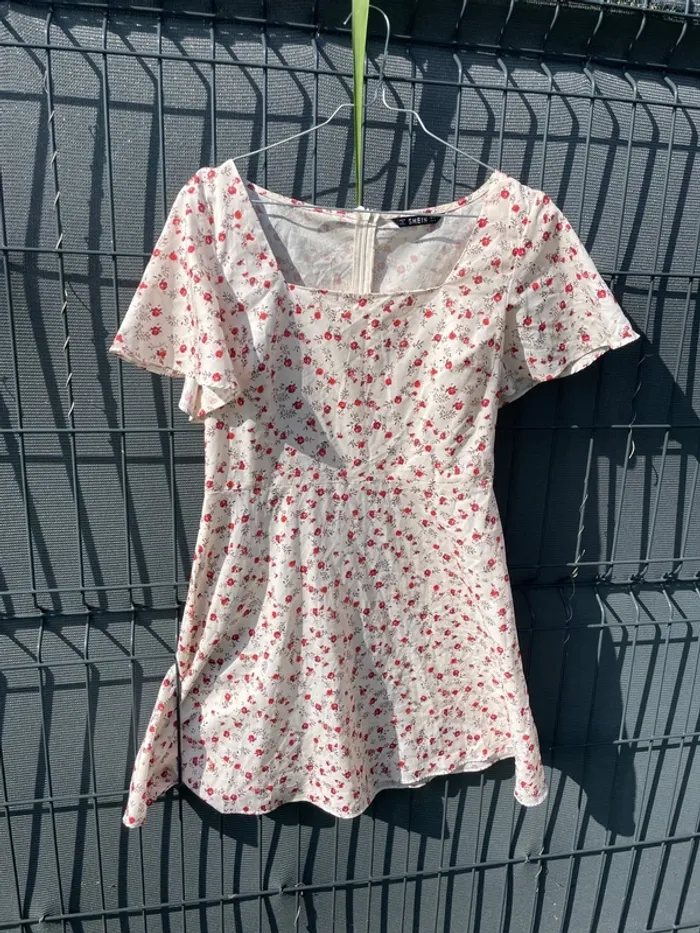 Robe fleurie SHEIN – Col carré, Taille S, fluide