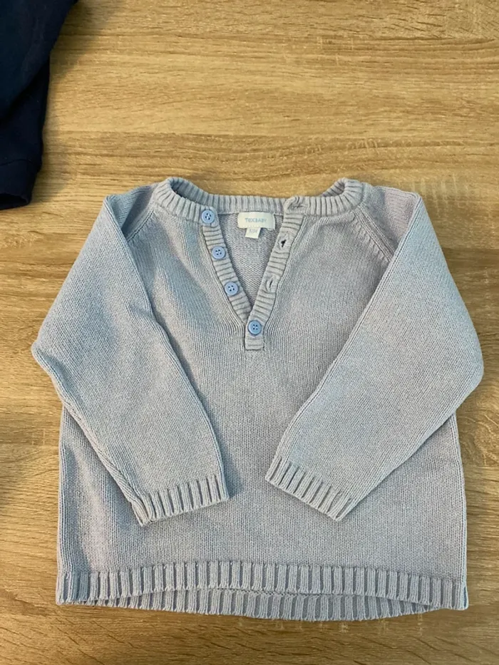 Lot de 3 pulls et 1 veste légère taille 12 mois - photo numéro 4