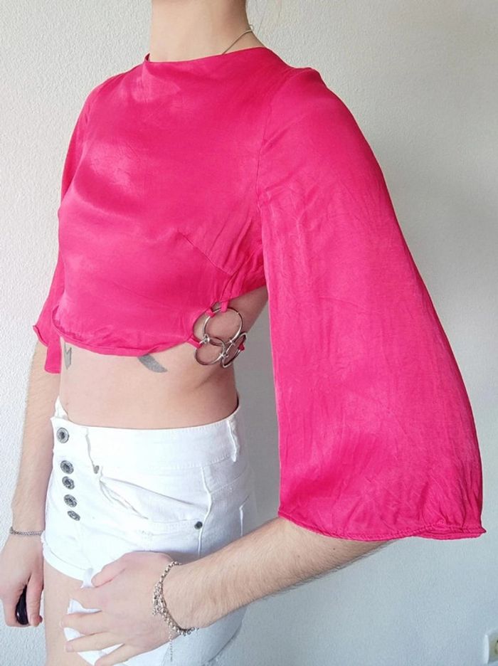 Crop-top satin dos nu manche ample 3/4 fuchsia / Zara - 36/S - photo numรฉro 6