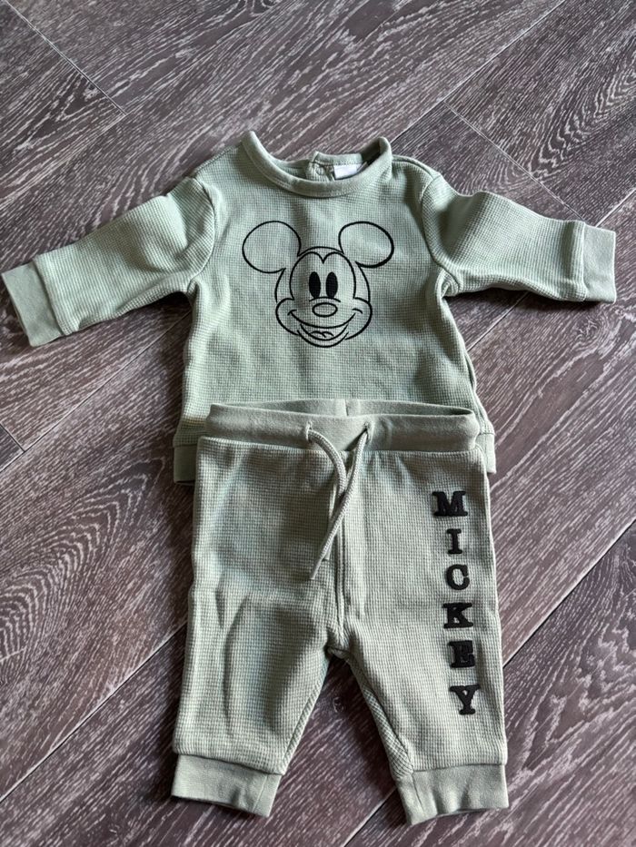 Ensemble Mickey 1 mois