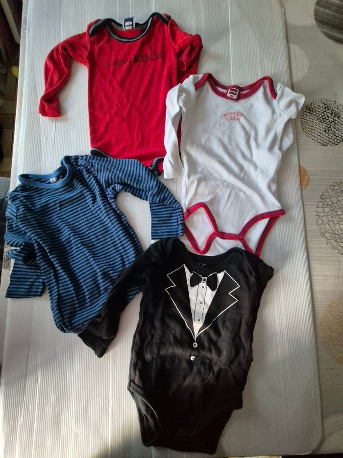 Lot de 4 bodys manches longues garçon 24 mois